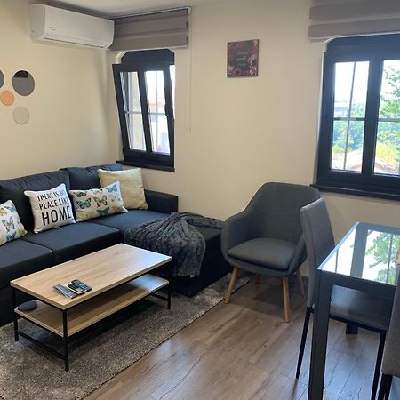 Apartment Zdravets 2, In The Heart Of The Old City Veliko Tarnovo Exterior photo
