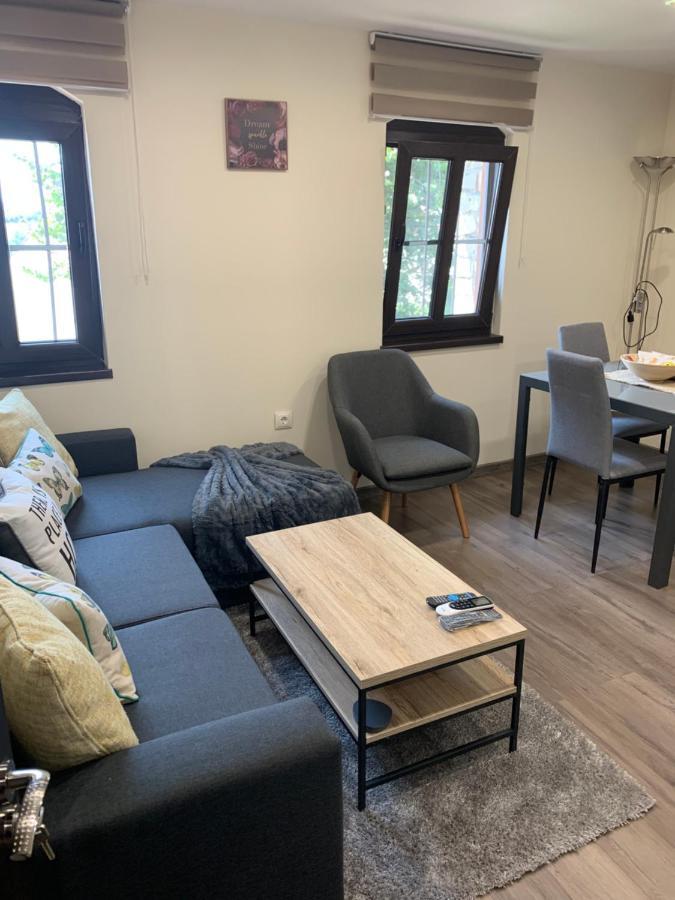 Apartment Zdravets 2, In The Heart Of The Old City Veliko Tarnovo Exterior photo