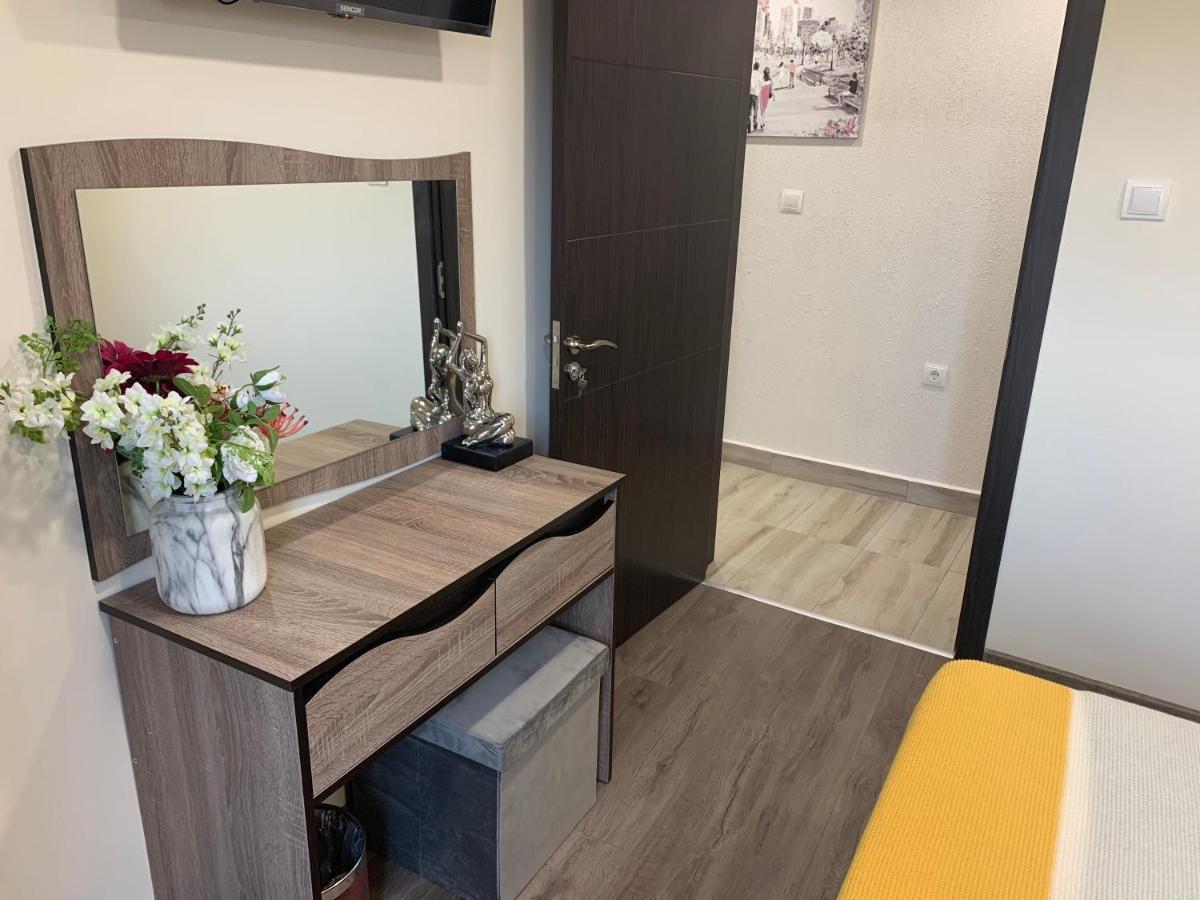 Apartment Zdravets 2, In The Heart Of The Old City Veliko Tarnovo Exterior photo