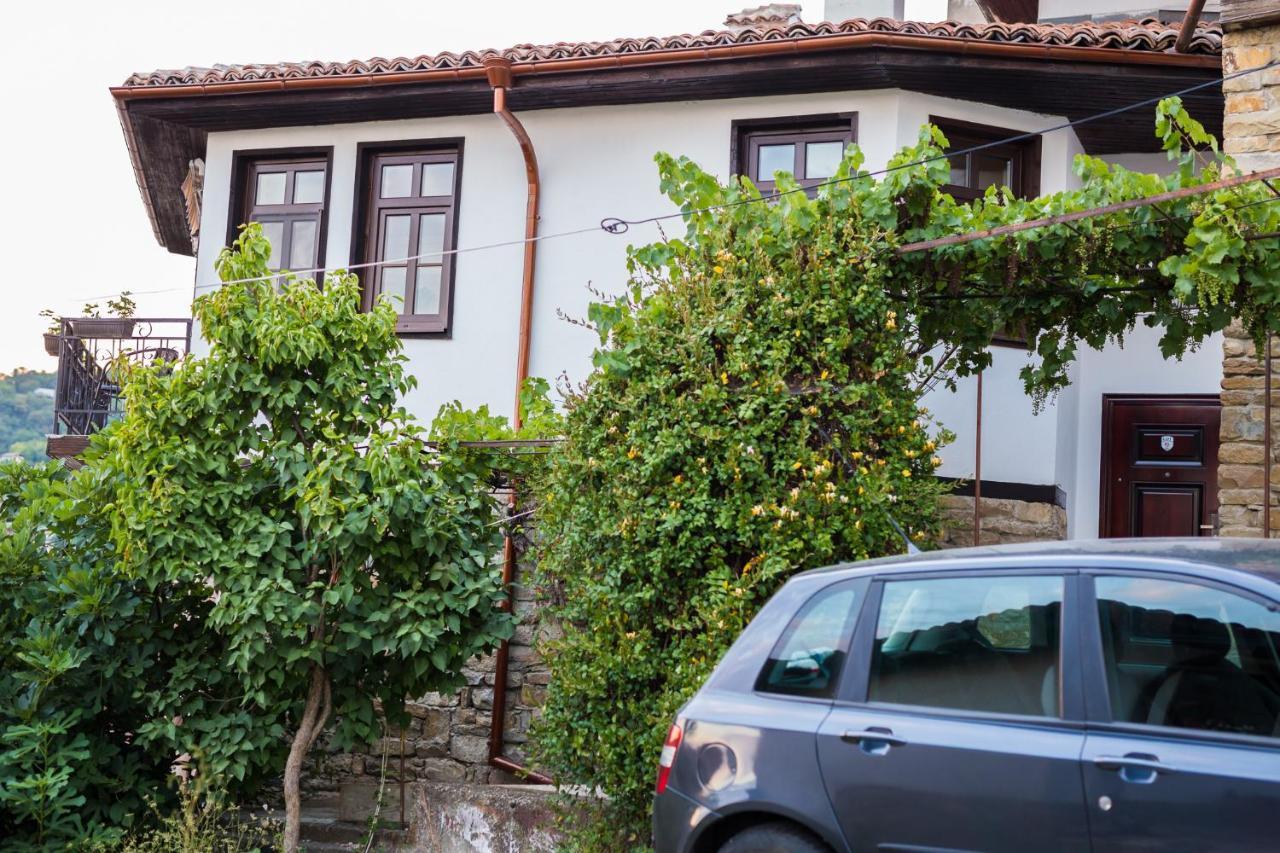Apartment Zdravets 2, In The Heart Of The Old City Veliko Tarnovo Exterior photo